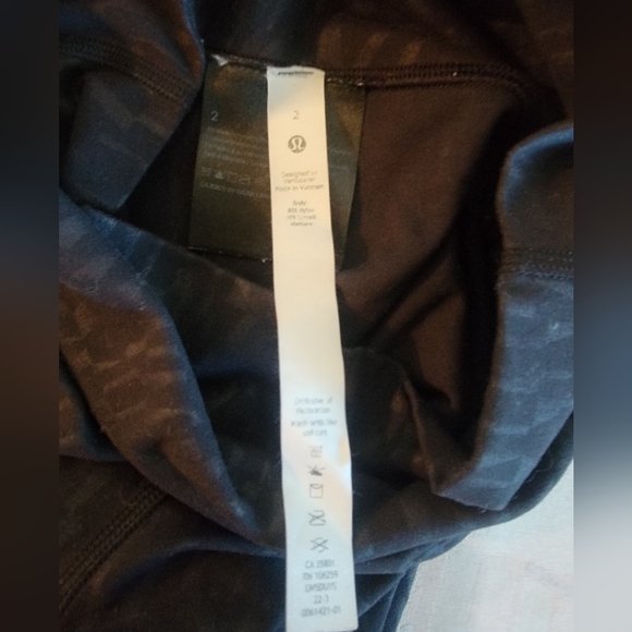 Lululemon Aligh High Rise 28 Segment Emboss Black - Picture 7 of 8